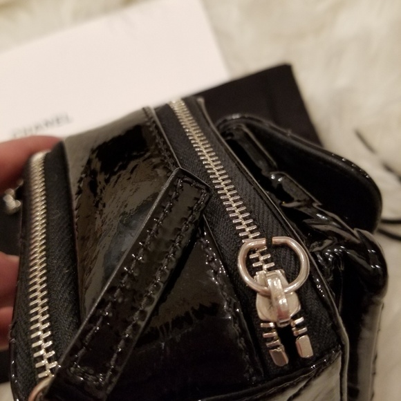 **SOLD**💯Auth Chanel Patent Mini Camera Crossbody - Picture 3 of 8